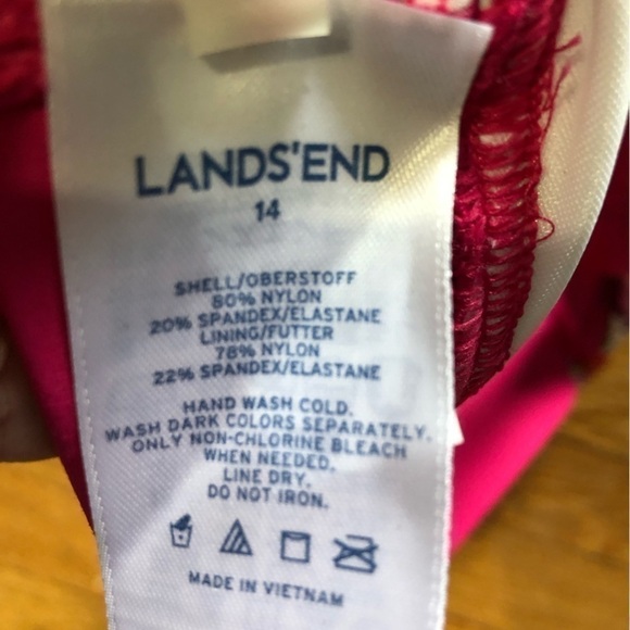 ⭐️🌟NWOT 14 Land’s End Fuchsia Floral Bikini Top - Picture 3 of 3